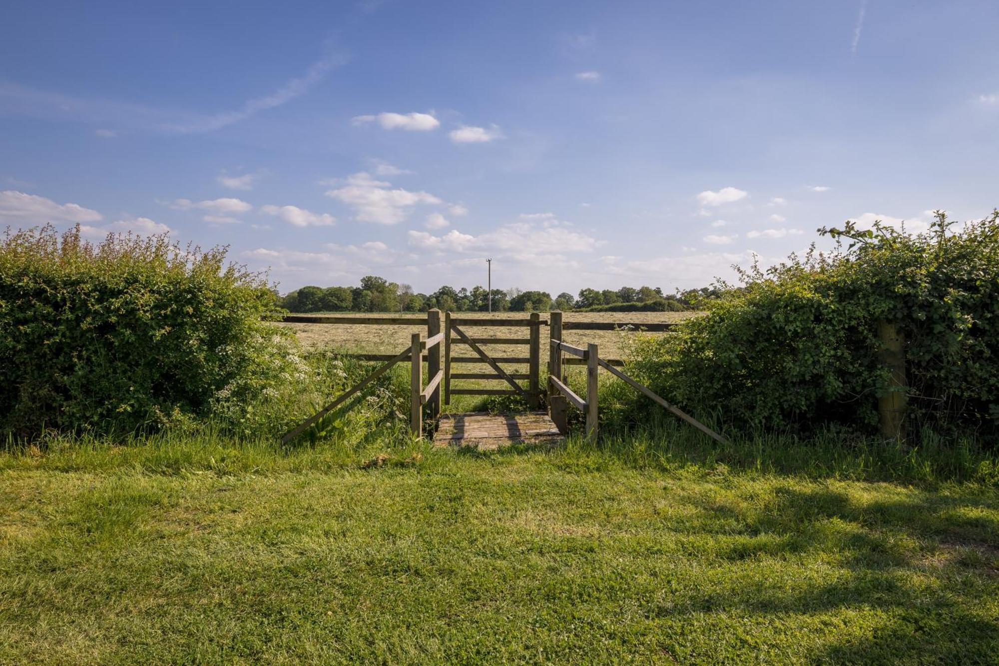 Little Park Farm Queen Anne Farmhouse & Apartments Stratfield Mortimer Экстерьер фото