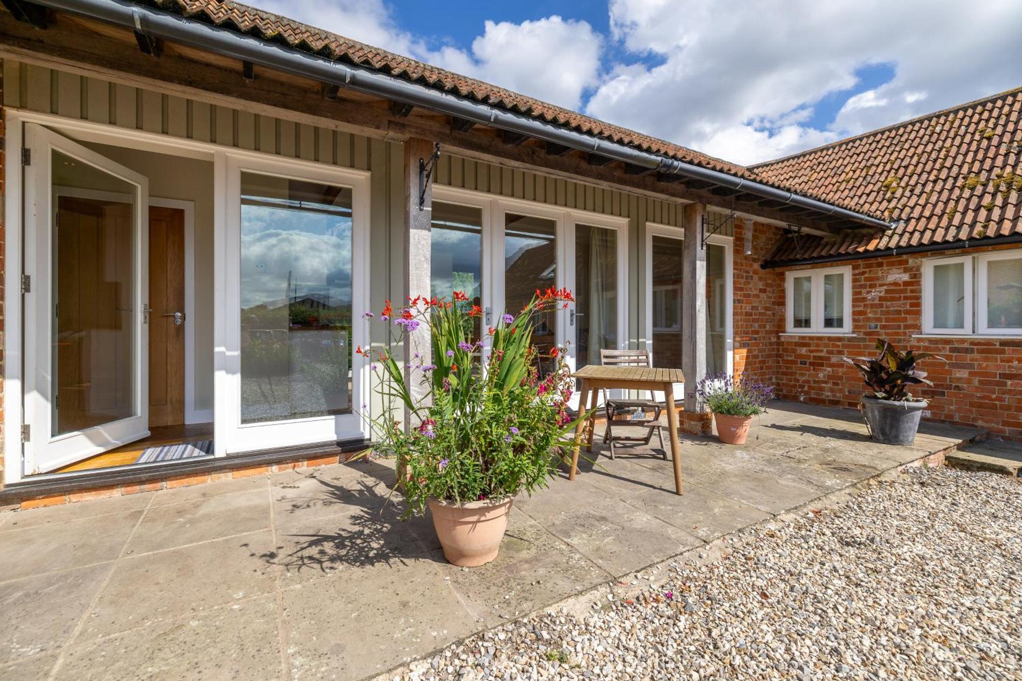 Little Park Farm Queen Anne Farmhouse & Apartments Stratfield Mortimer Экстерьер фото