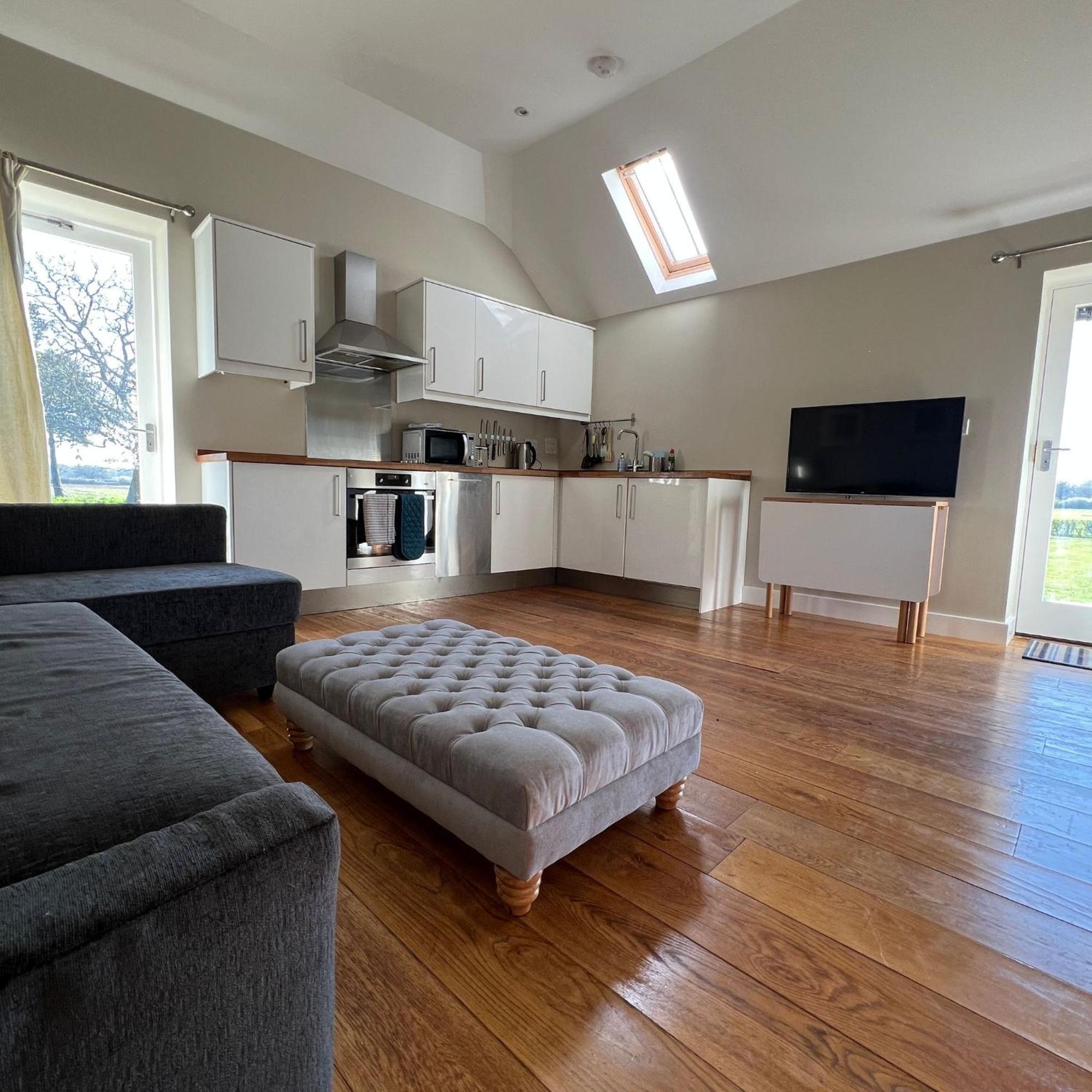 Little Park Farm Queen Anne Farmhouse & Apartments Stratfield Mortimer Экстерьер фото