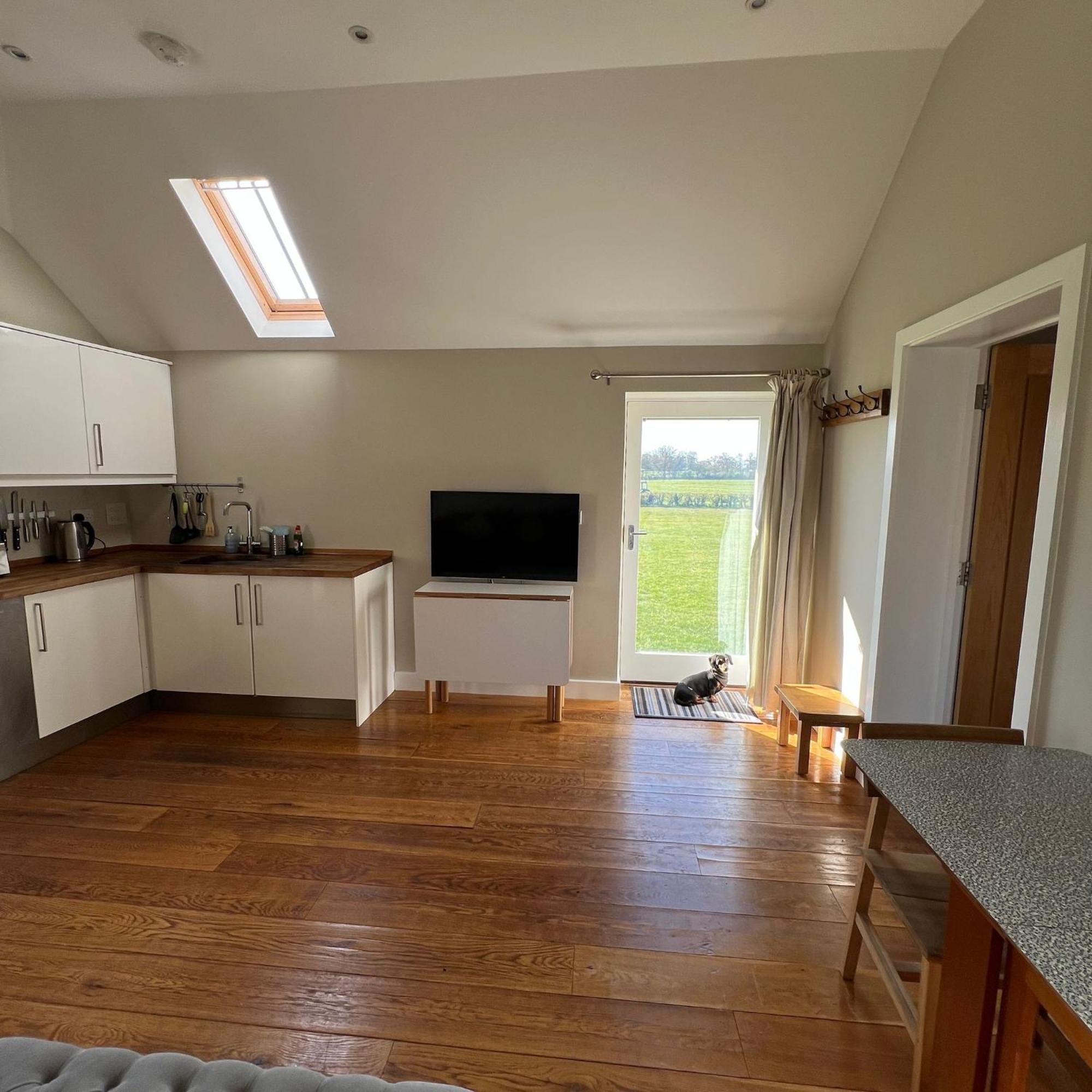 Little Park Farm Queen Anne Farmhouse & Apartments Stratfield Mortimer Экстерьер фото
